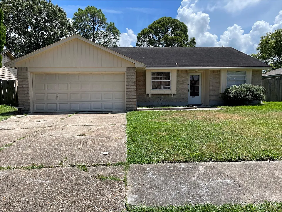 12522 Corning Dr