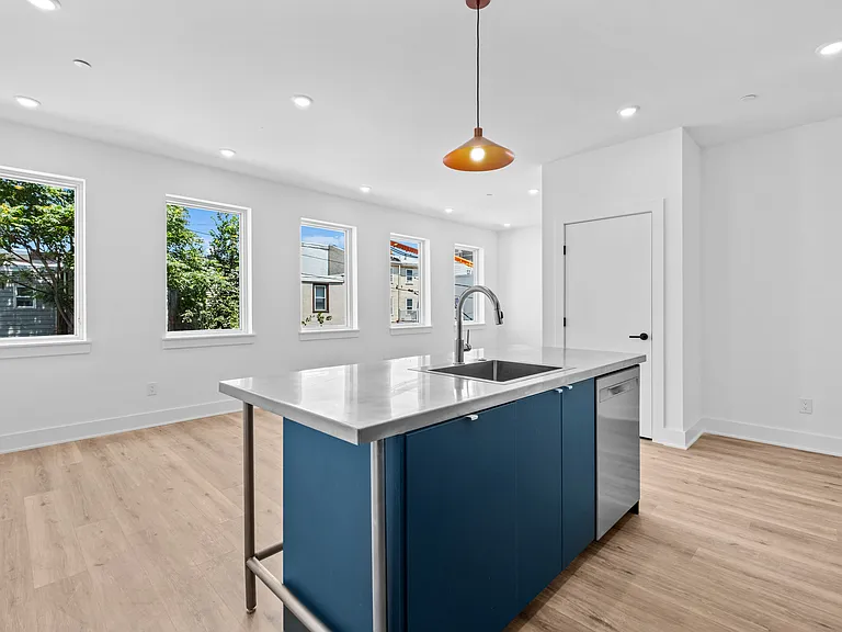 2456 Frankford Ave — Photo 51