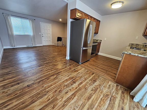 4th image of 3654 W 90th Pl