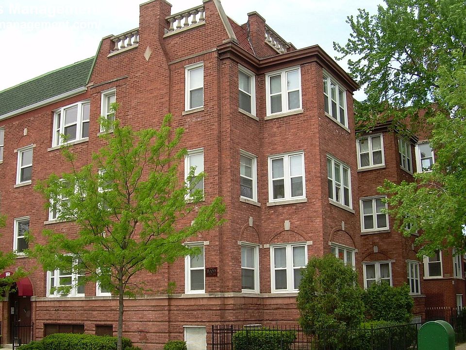 1st image of 3038 W Ainslie St #3