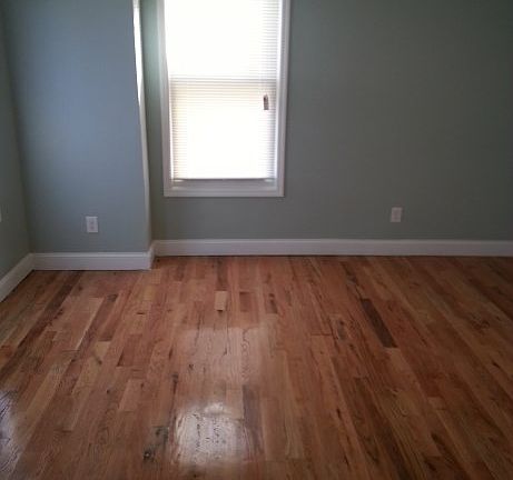 4th image of 118 9th Ave W #2