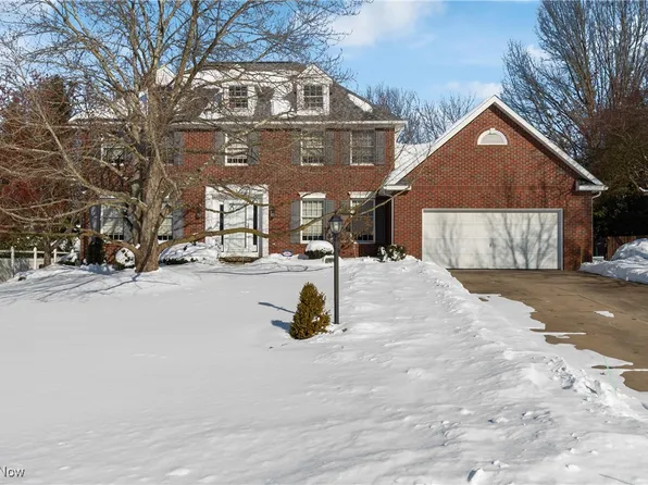 1613 Hastings Cir NW, Uniontown, OH 44685