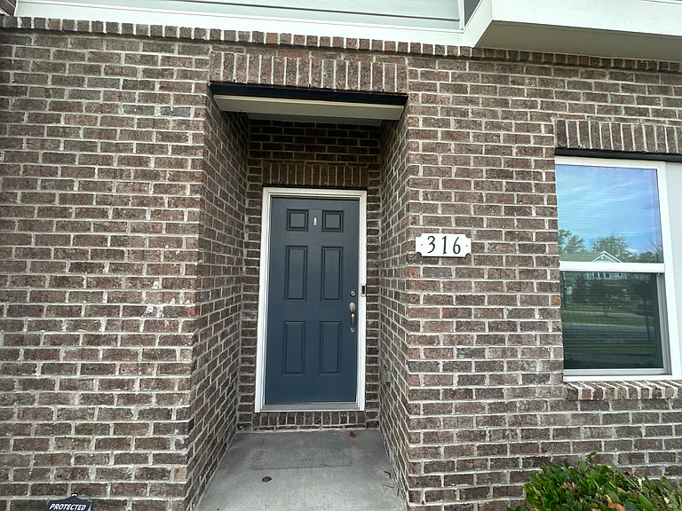 316 King Closer Dr — Photo 2