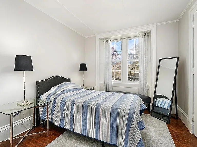 77 Coggeshall Ave #B — Photo 15
