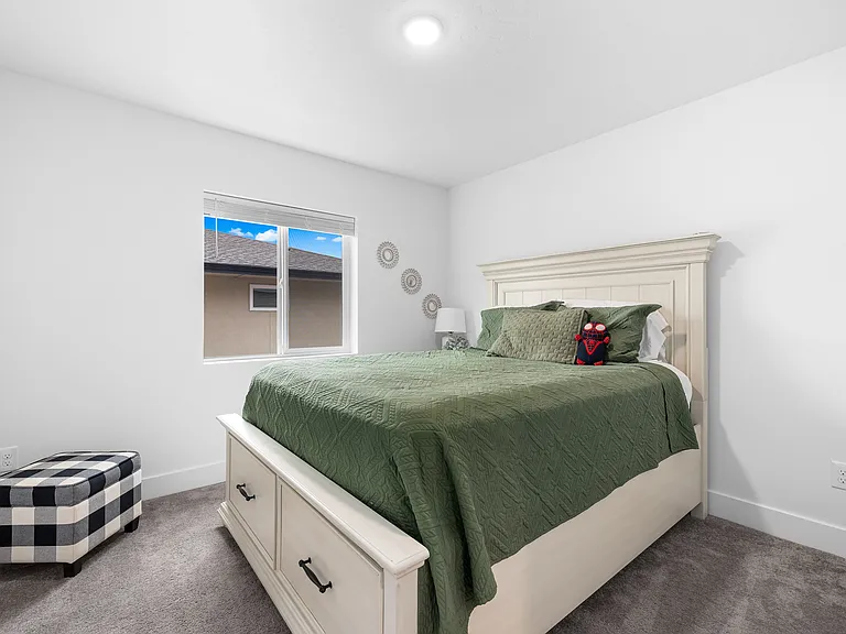 8154 W Fern St — Photo 31