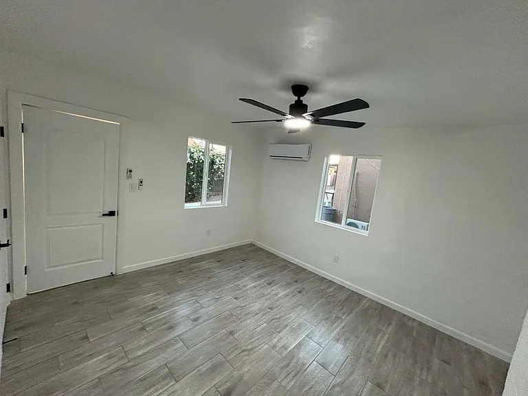 2614 N Balboa Ave #3 — Photo 7