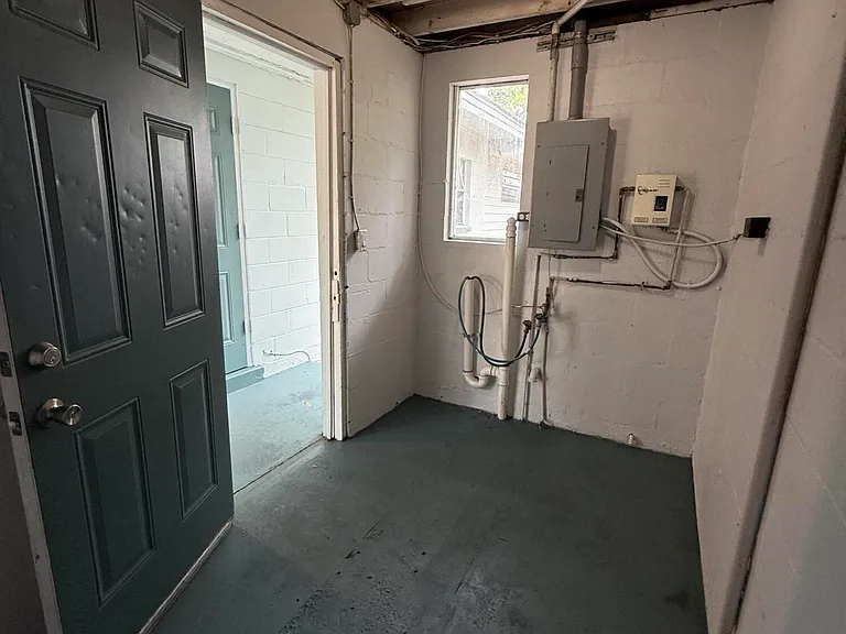 420 N Fiske Blvd — Photo 9
