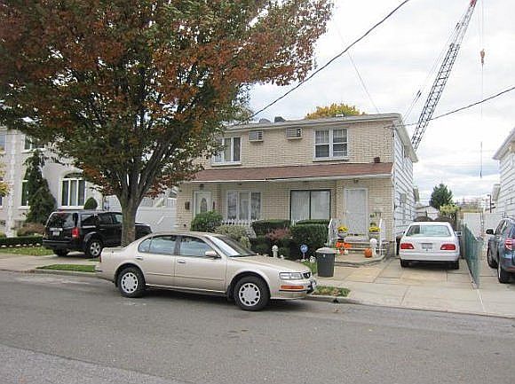 1st image of 2424 E 70th St