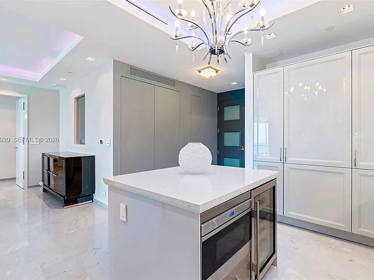 100 S Pointe Dr #2506 — Photo 7