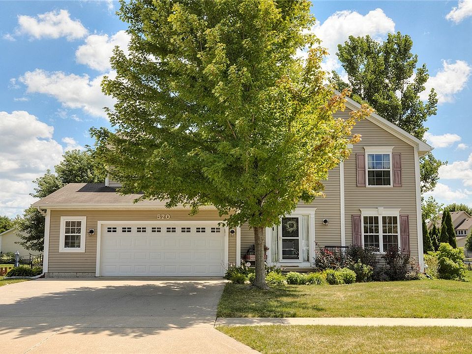 1st image of 570 SE Prairie Park Ln