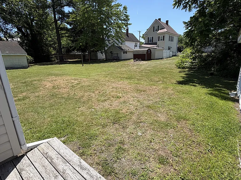 406 Maple St — Photo 3