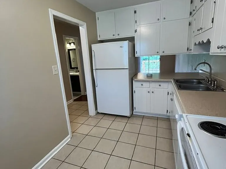 1569 Jacks Dr #A — Photo 8