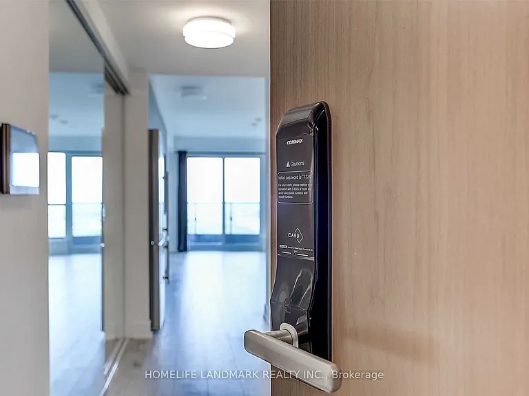 585 Bloor St E #1618 — Photo 3