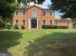 2 Granby Ct, Derwood, MD 20855