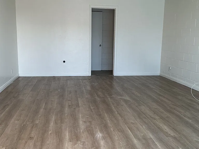 918 W Lincoln Ave #3 — Photo 2