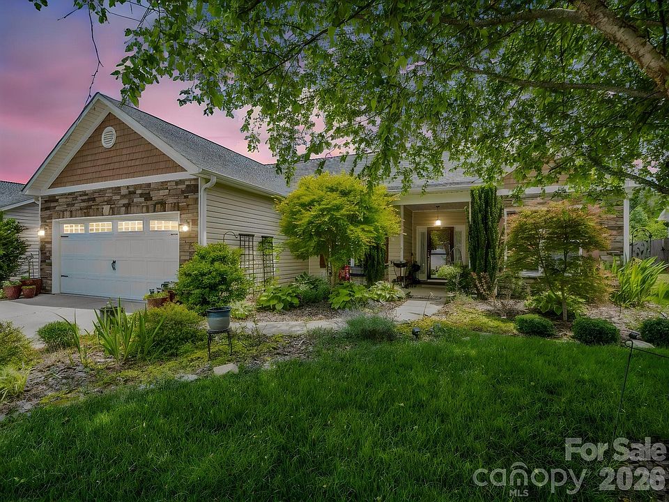 1st image of 74 Foxtail Ct