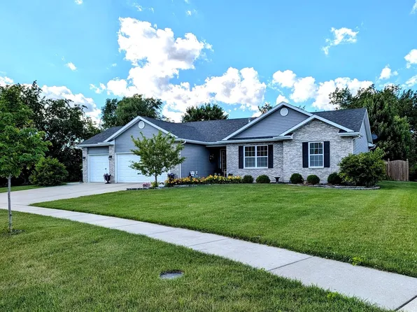 800 E Short Dr, Coal City, IL 60416