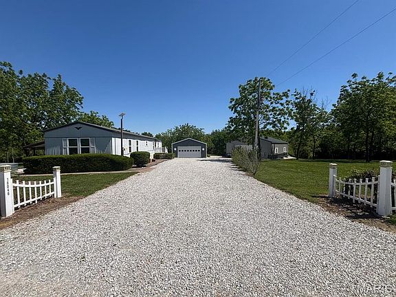 3rd image of 18046 Monroe Rd #453