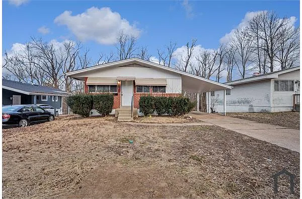 10508 Lilac Ave photo 1
