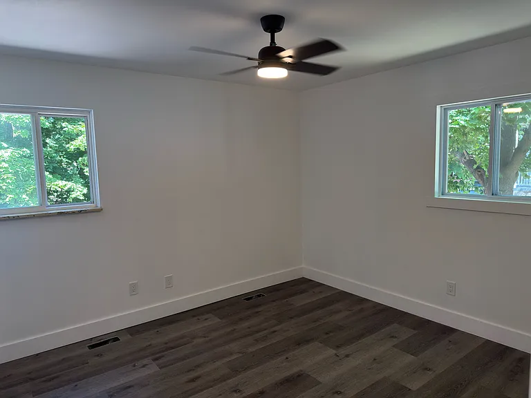 404 S Broad St — Photo 12