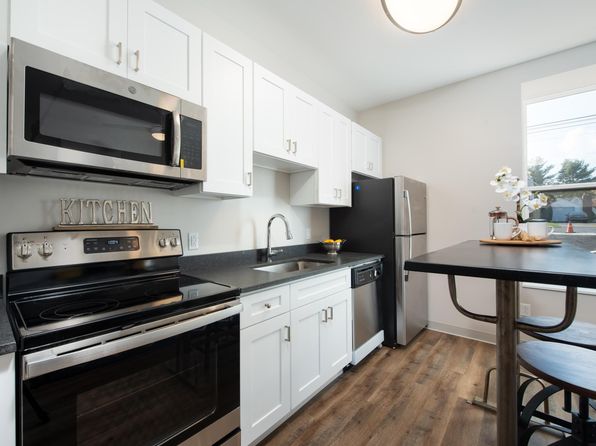 401 Albany Tpke #201