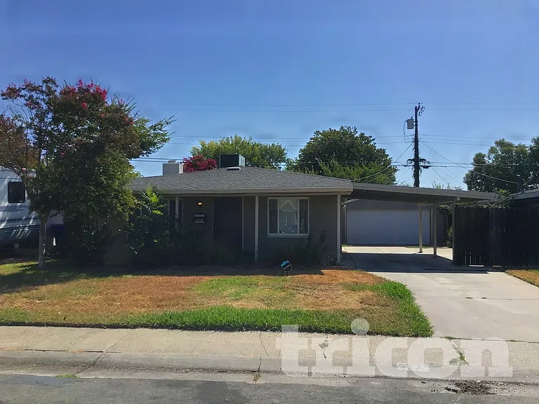 5307 Esmeralda St — Photo 1