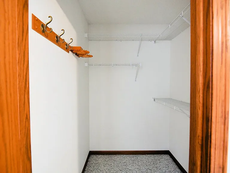 665 Jessie St — Photo 18
