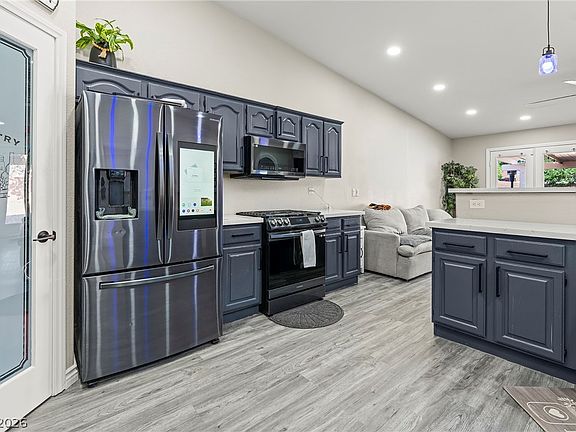 4th image of 104 Iridescent St