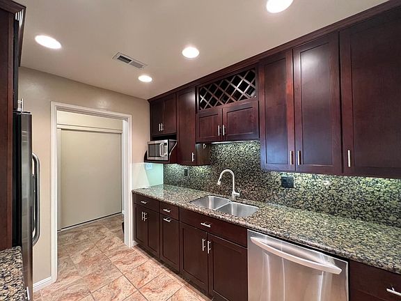 3rd image of 150 Alma St APT 204