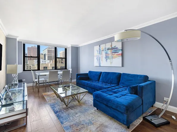 201 E 17th St APT 15D, Manhattan, NY 10003