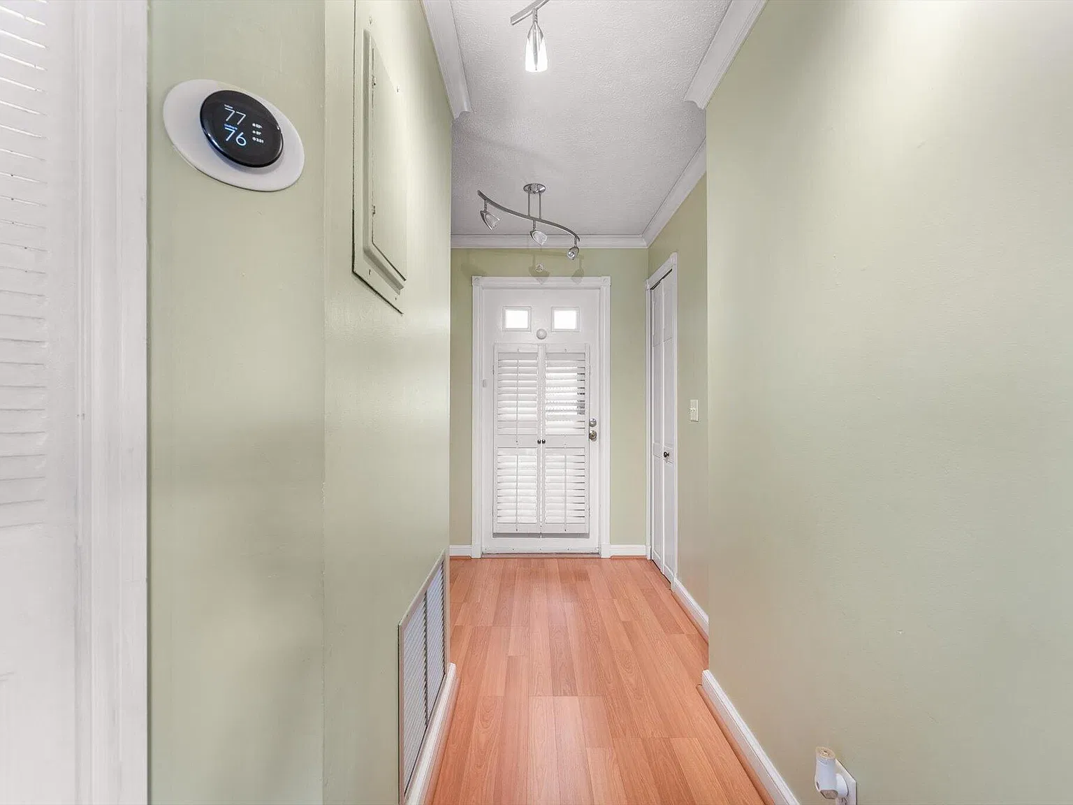 2 bed, 2.0 bath, 1078 sqft, $2,300 — Photo 3