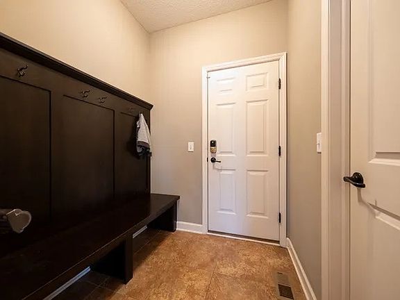 5th image of 4584 Bailey Lake Cir