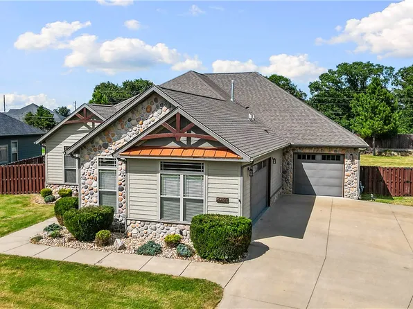 3760 Bitterroot St, Bentonville, AR 72712
