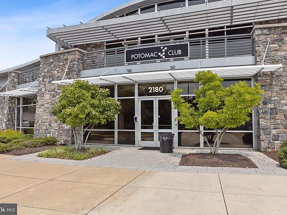4th image of 2708 Sheffield Hill Way #218