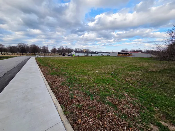 000 Maple Lane, Ash Grove, MO 65604