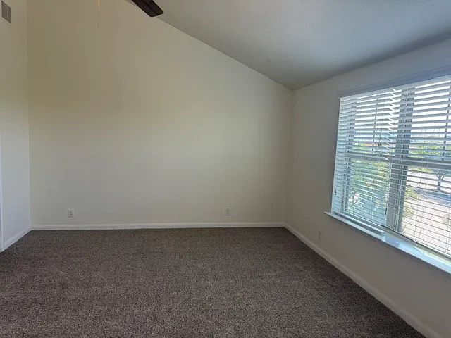 1620 Bryant Dr #101 — Photo 23