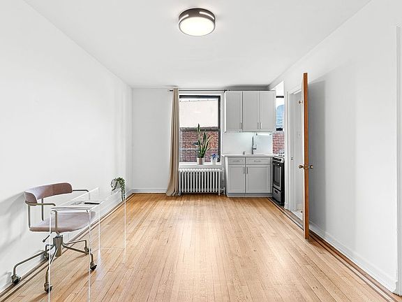 5th image of 300 8th Ave APT 4N