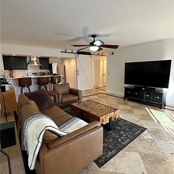 22867 Cove View St #C — Photo 22