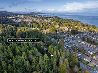 5621 Hammond Bay Rd, Nanaimo, BC V9T5N2