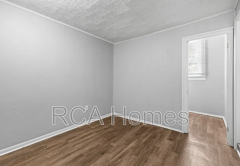 906 Laurel St #2 — Photo 3