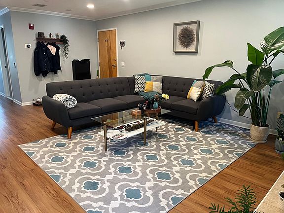 4th image of 15 Evergreen Dr APT 52