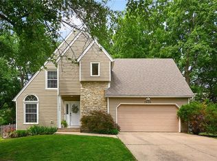 7929 W 113th Ter, Overland Park, KS 66210