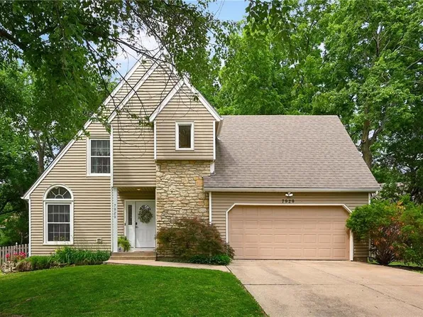 7929 W 113th Ter, Overland Park, KS 66210