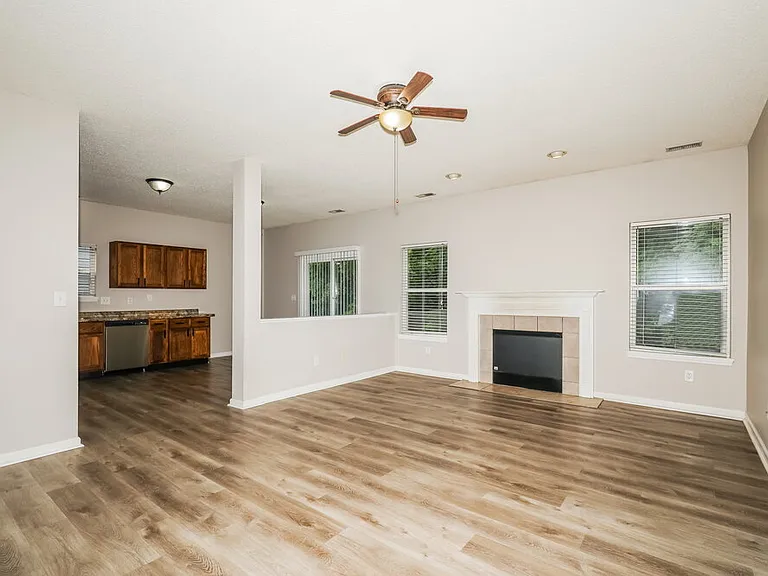 5810 Long Lake Ln — Photo 4