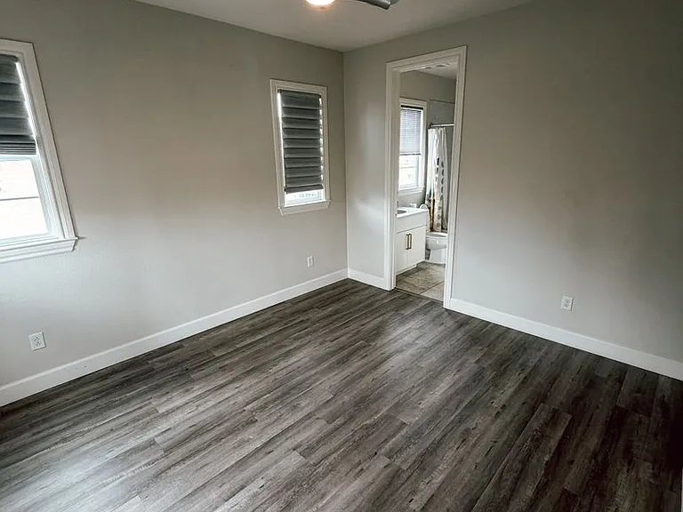 1329 Bayberry View Ln — Photo 14