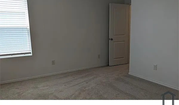 1508 Silver Oak Ln — Photo 15