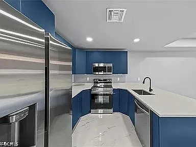1130 Graystone Ave — Photo 5