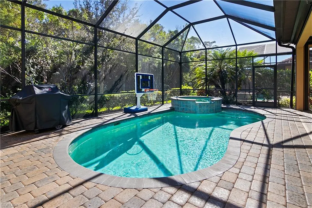 3 bed, 2.0 bath, 2114 sqft, $10,500 — Photo 1