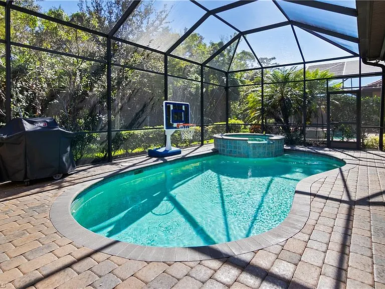 6604 Roma Way — Photo 1