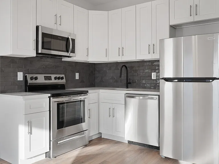 128 Franklin St #3 — Photo 2